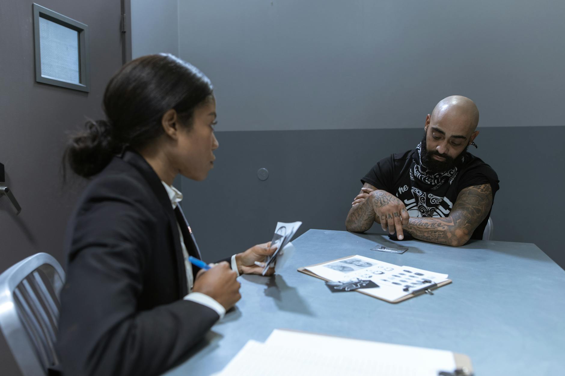 Police Can Question You Without Lawyer Present in 3 Scenarios
